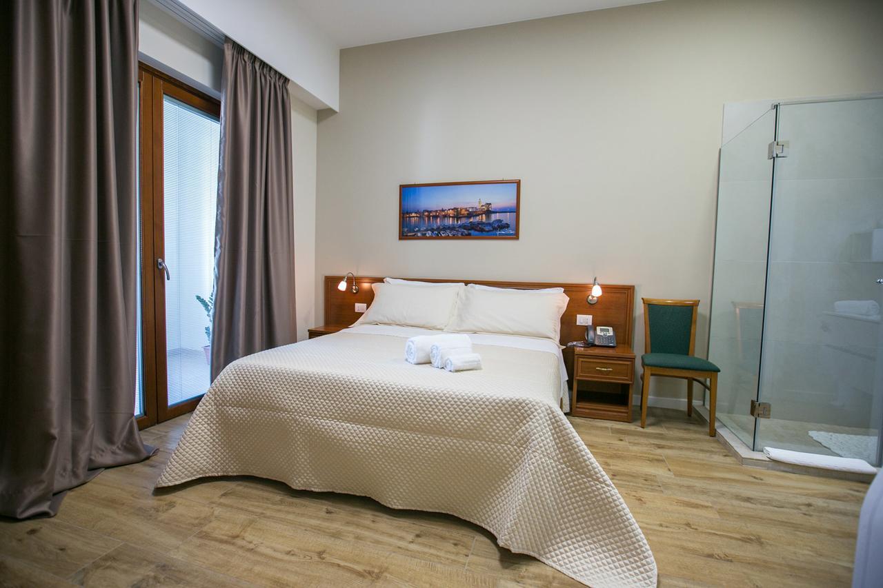 Residence Трани Екстериор снимка