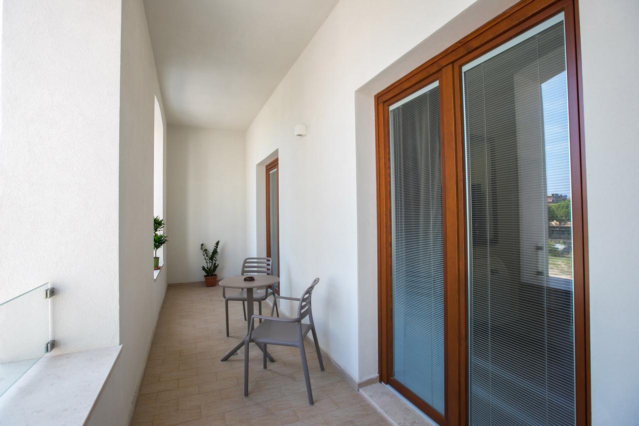 Residence Трани Екстериор снимка